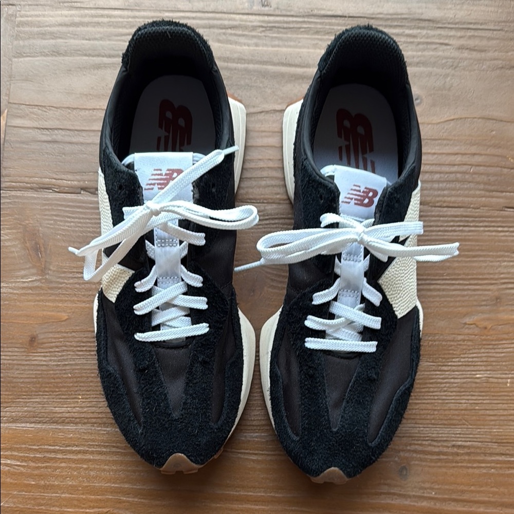 New Balance 327 Black and White Sneakers